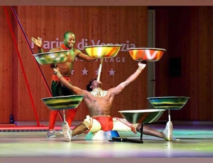 ZUZU African Acrobats